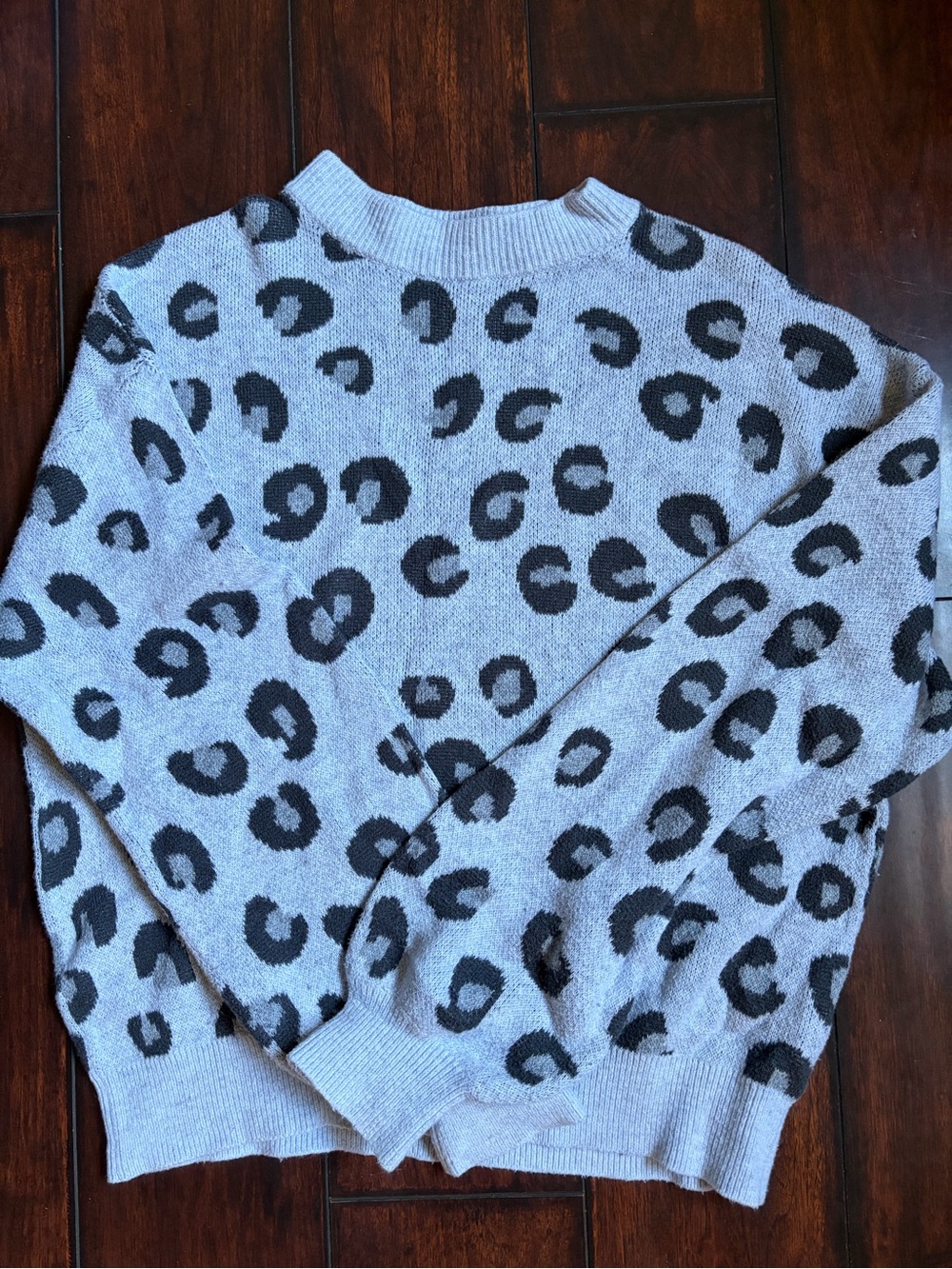 Abercrombie & Fitch Light Gray and Black Leopard Crewneck Sweater